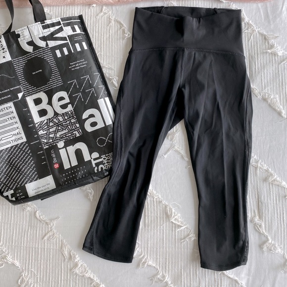 Lululemon black crops - Picture 3 of 9